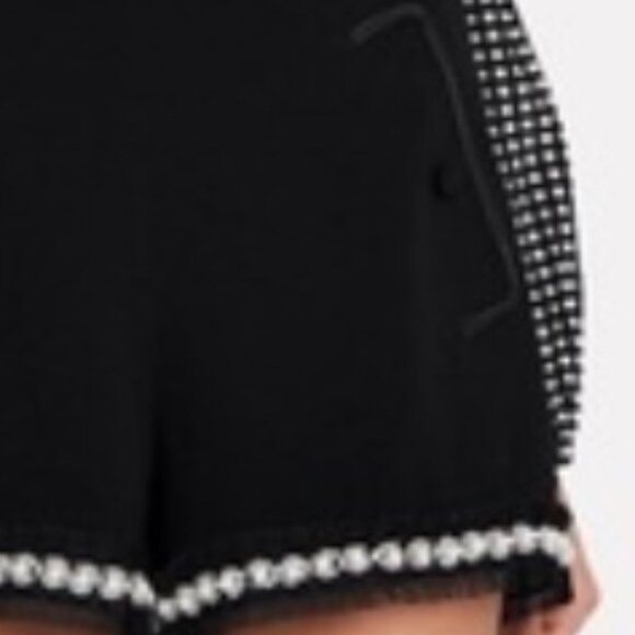 Alexis Excellent condition black short with pearl trim GORGEOUS - Picture 4 of 4